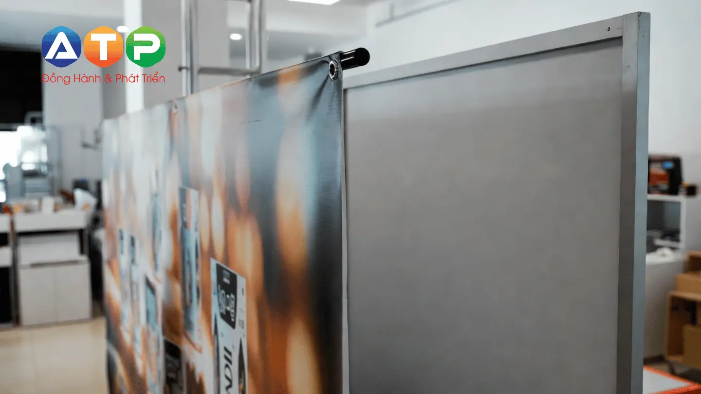 In banner, standee – Chọn chất liệu, chọn tâm hồn